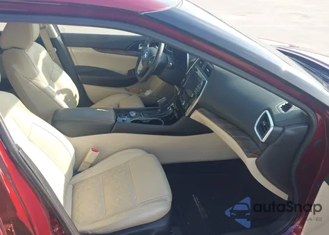 2017 Nissan Maxima 3.5 Platinum z USA, uszkodzony, nr VIN 1N4AA6AP2HC423792